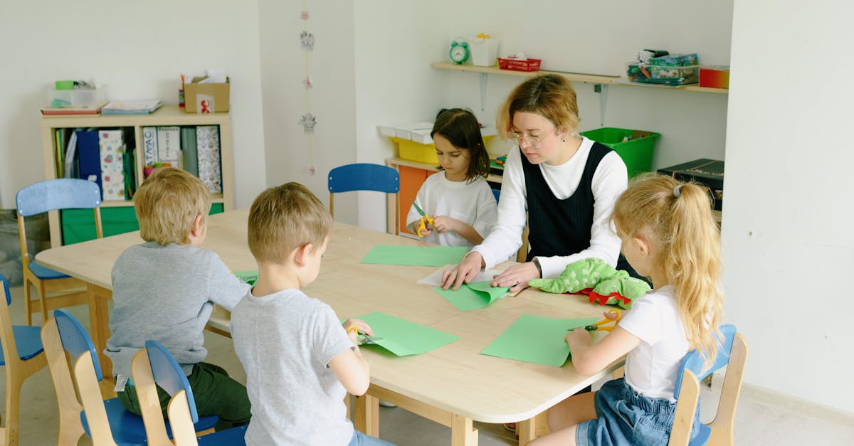 frühe kindheitserziehung spielt eine entscheidende rolle in der entwicklung von kindern. entdecken sie die bedeutung spielerischen lernens, kreativer aktivitäten und sozialer interaktion, um die grundlagen für eine erfolgreiche bildungsreise zu legen.