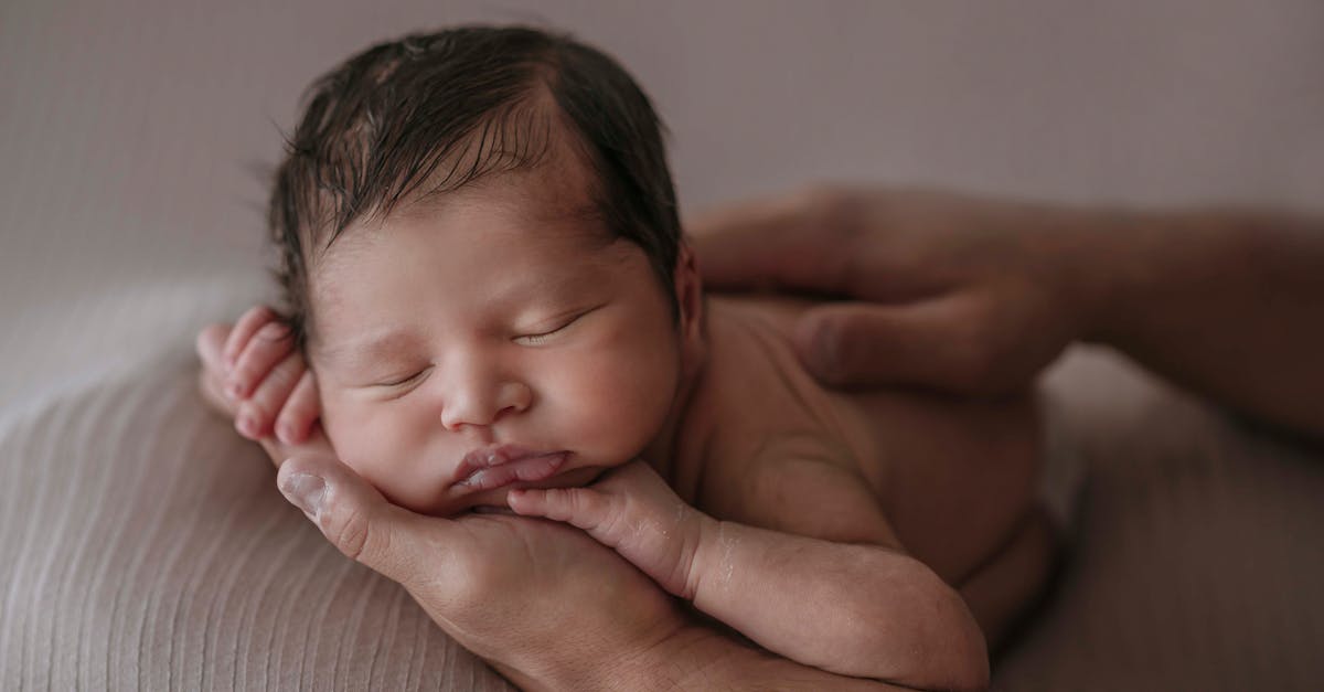 entdecken sie die bezaubernde kunst der neugeborenenfotografie. halten sie die ersten kostbaren momente ihres babys in zeitlosen bildern fest, die liebe und zärtlichkeit ausstrahlen.