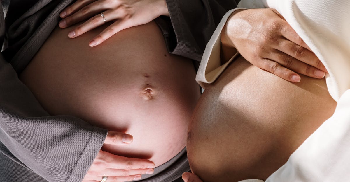 schwangerschaftskomplikationen können verschiedene gesundheitliche probleme während der schwangerschaft verursachen. informieren sie sich über mögliche risiken, symptome und behandlungsmöglichkeiten, um eine gesunde schwangerschaft zu gewährleisten.