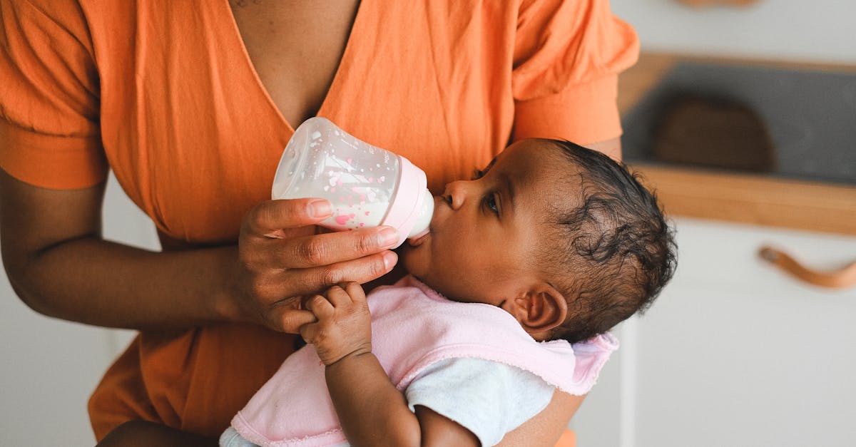 entdecken sie alles, was sie über die ernährung ihres babys wissen müssen! von den ersten lebensmonaten bis zur beikosteinführung erhalten sie wertvolle tipps und rezepte für eine gesunde entwicklung. sorgen sie dafür, dass ihr baby die besten nährstoffe erhält!