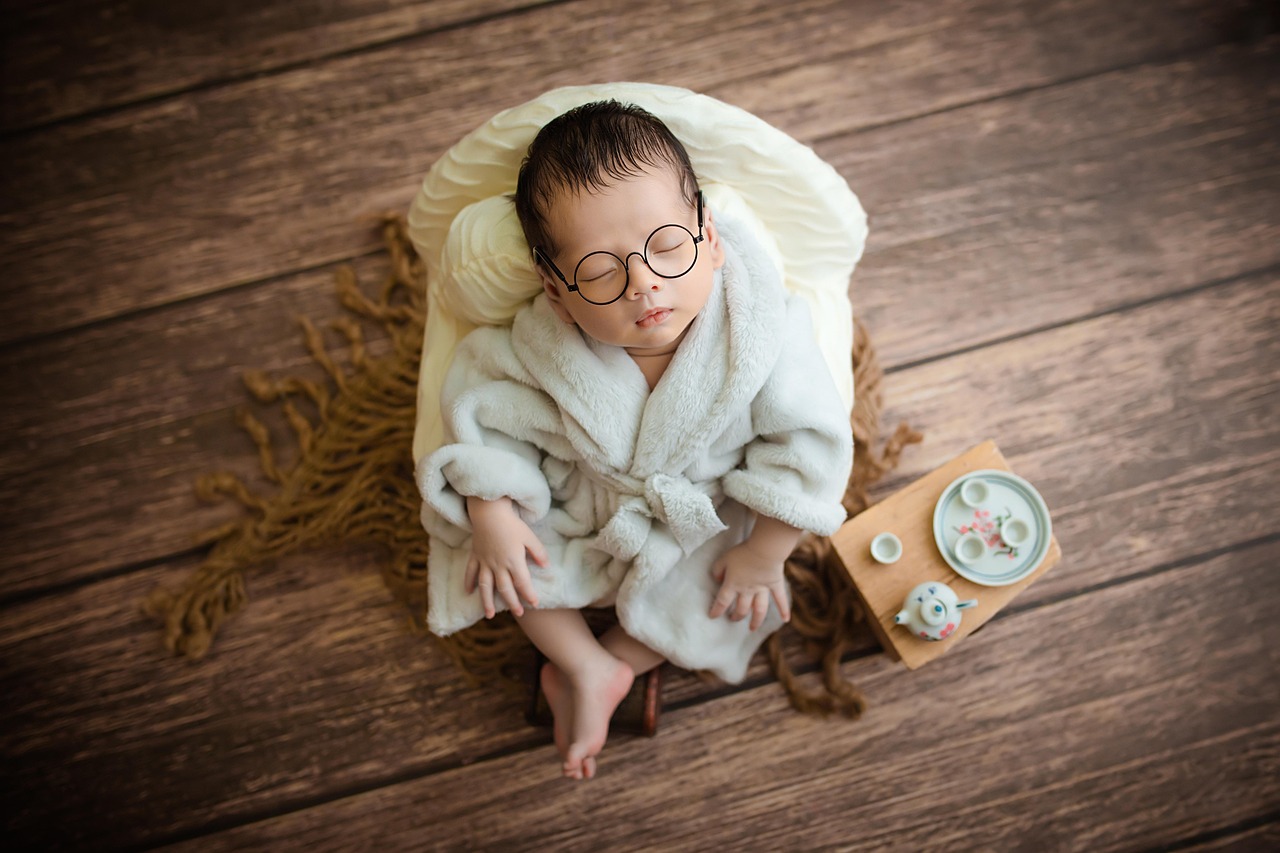 entdecken sie hochwertige babybekleidung für zarte neugeborene und bewegliche kleinkinder. bequeme, sichere und stilvolle outfits für jede jahreszeit.
