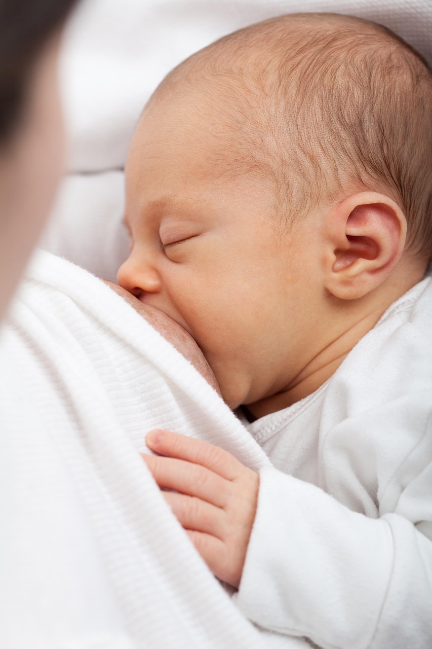 stillen ist eine natürliche methode der säuglingsernährung, die die gesundheit von mutter und kind fördert und wichtige bindung schafft.