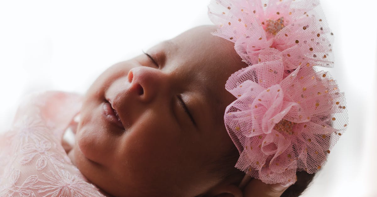 entdecken sie die zauberhafte welt der neugeborenenfotografie! halten sie die kostbaren ersten momente ihres babys in einzigartigen bildern fest, die ein leben lang halten. professionelle shootings, kreative posen und liebevolle details – jetzt termin sichern!