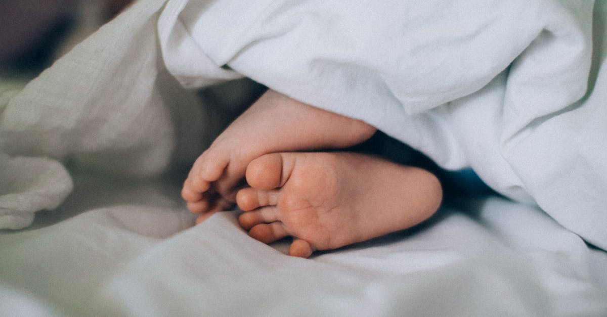 entdecken sie die besten tipps und tricks für einen erholsamen babyschlaf. erfahren sie, wie sie ihrem kleinen schatz helfen können, schnell und sicher einzuschlafen, um eine ruhige nacht für die ganze familie zu gewährleisten.